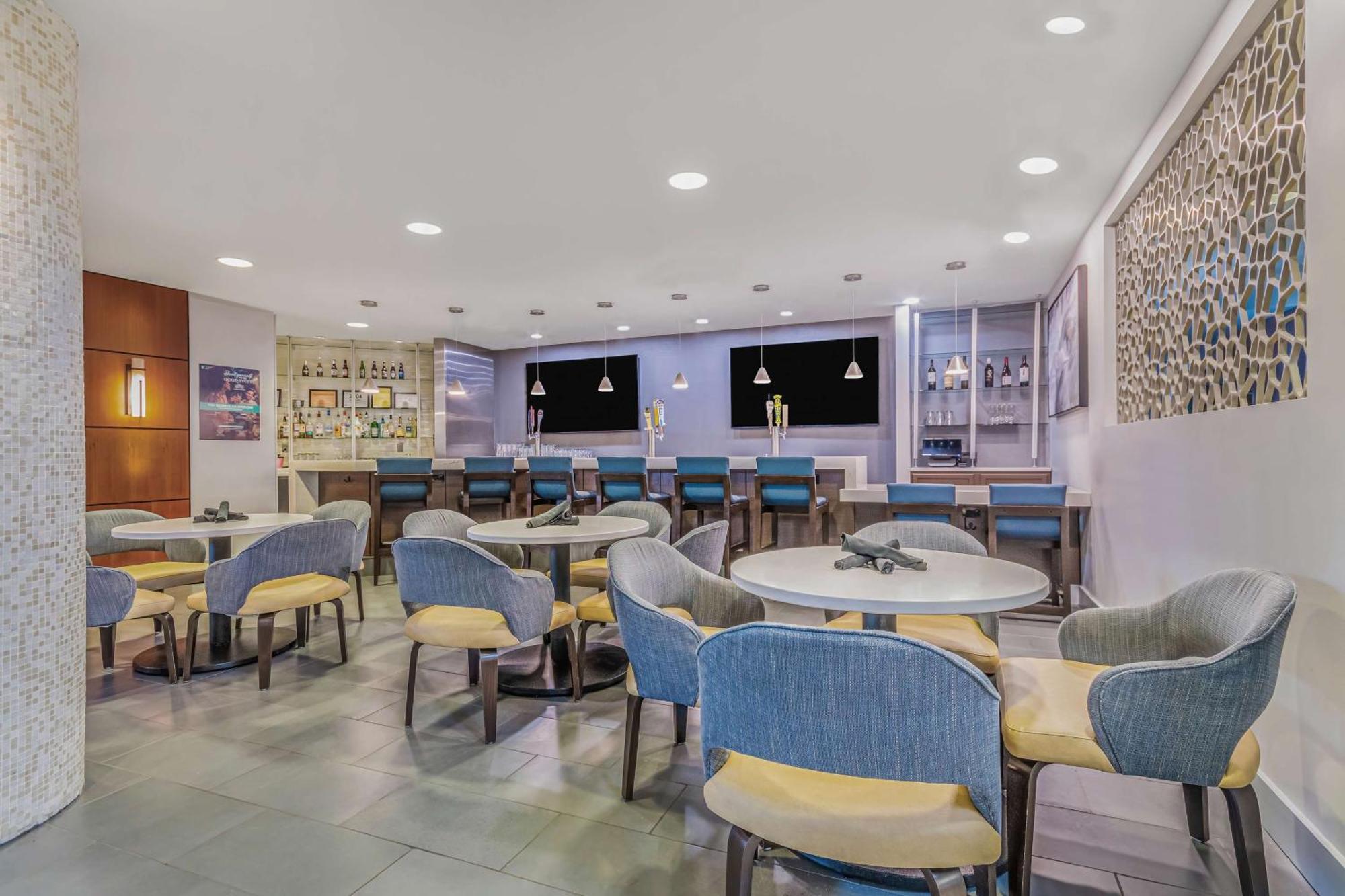Embassy Suites By Hilton Detroit Metro Airport Romulus Buitenkant foto