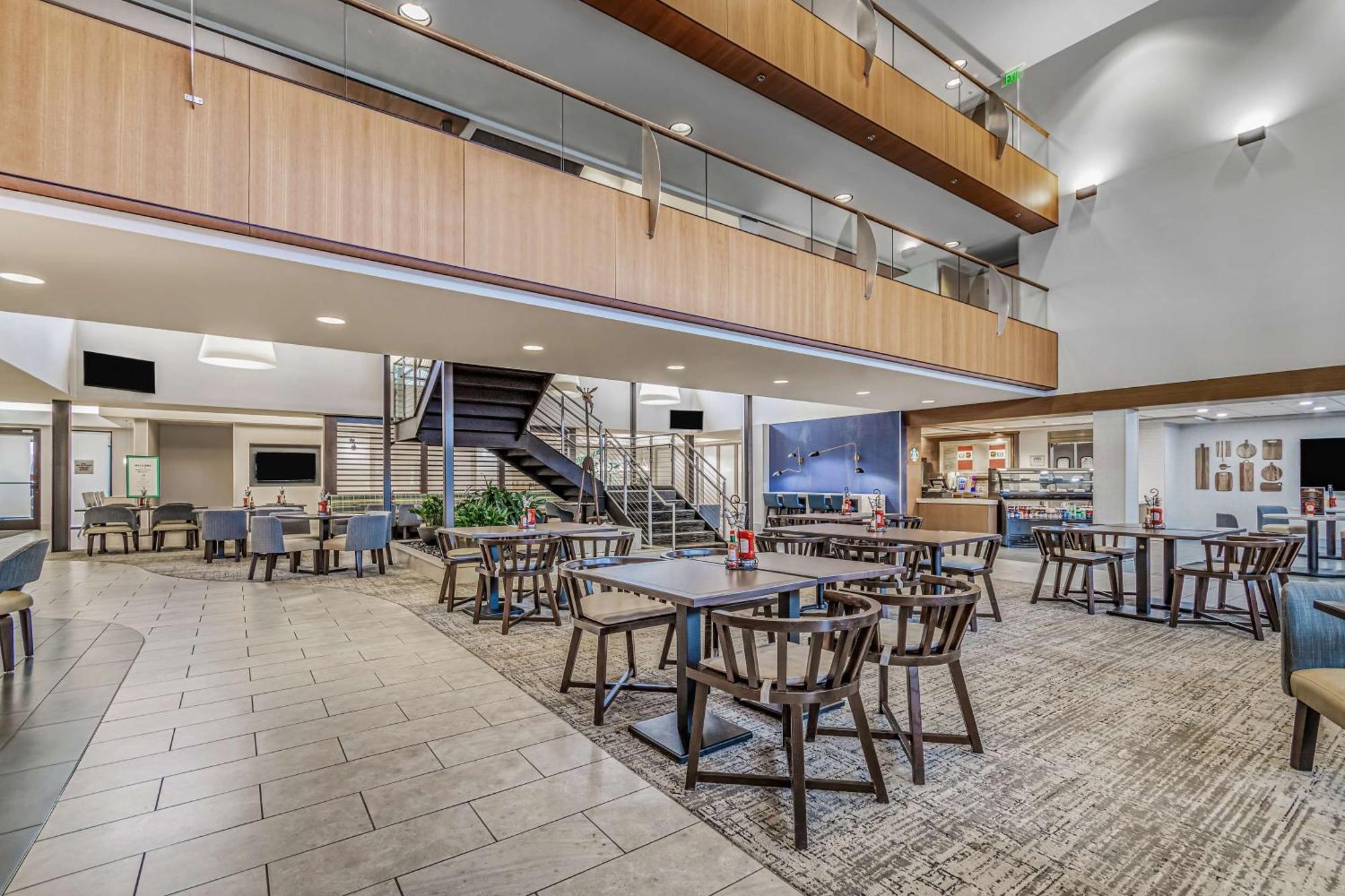 Embassy Suites By Hilton Detroit Metro Airport Romulus Buitenkant foto