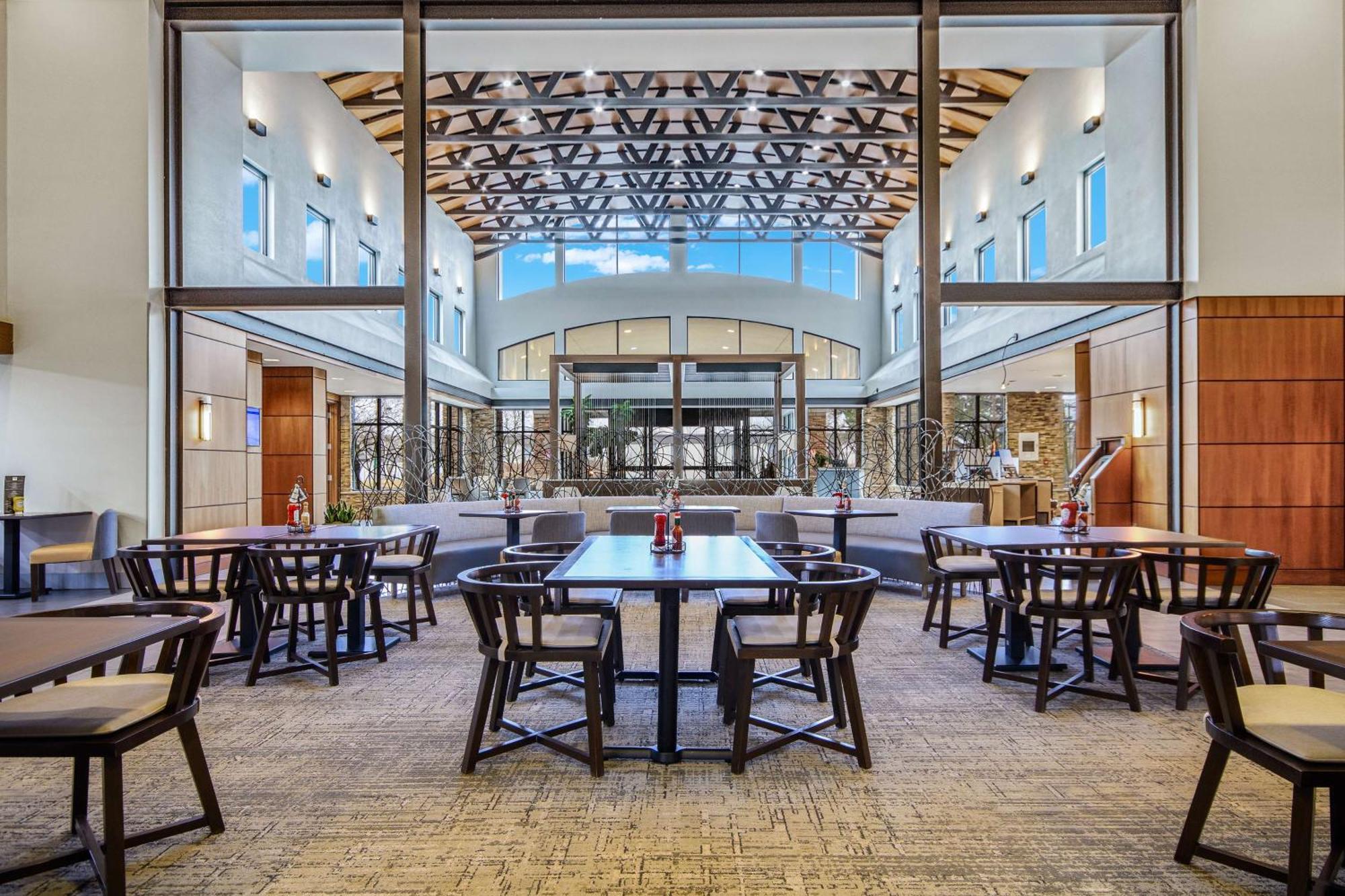 Embassy Suites By Hilton Detroit Metro Airport Romulus Buitenkant foto